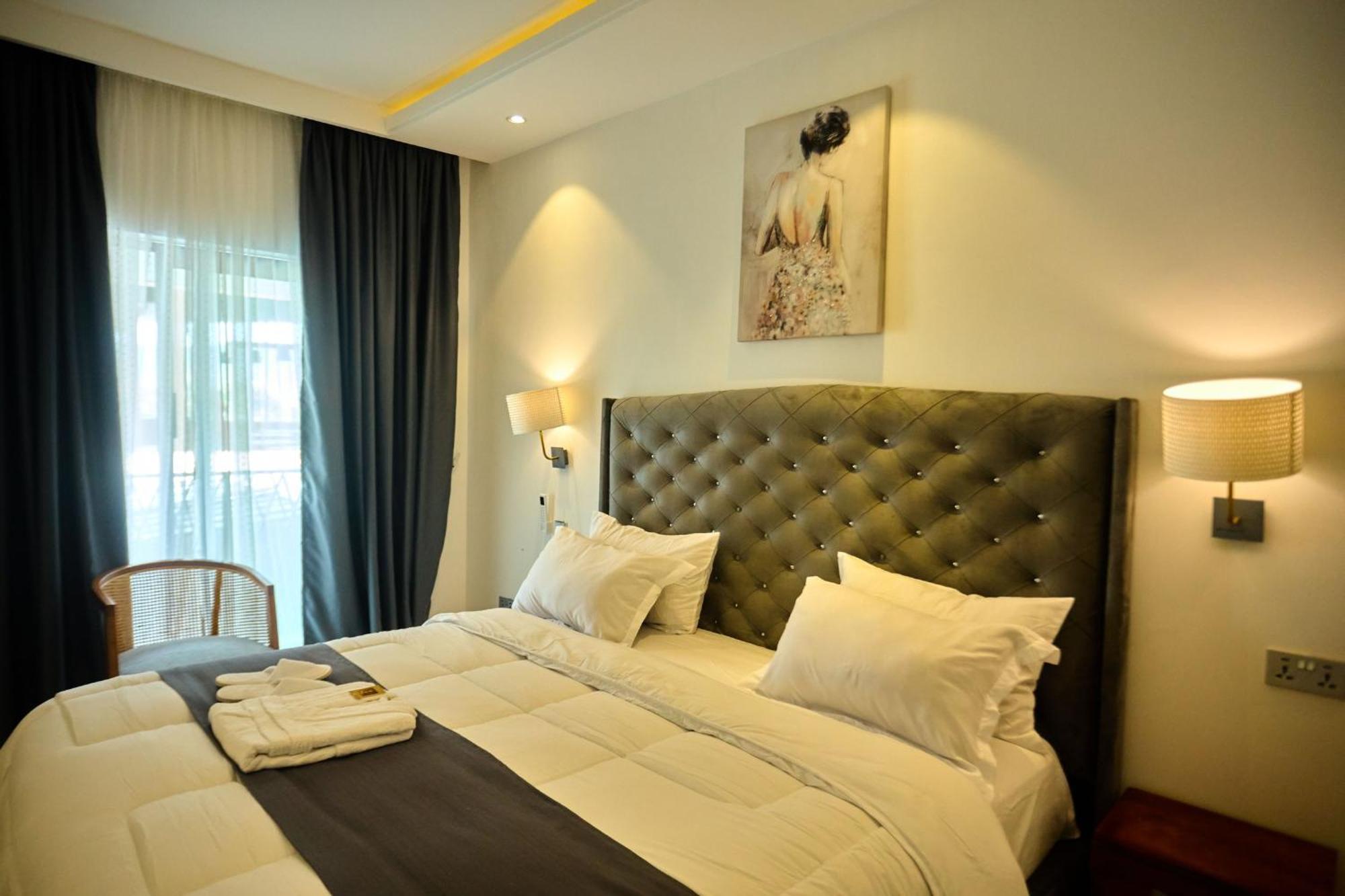 Aiden Homes And Apartments Hotel Koforidua Extérieur photo