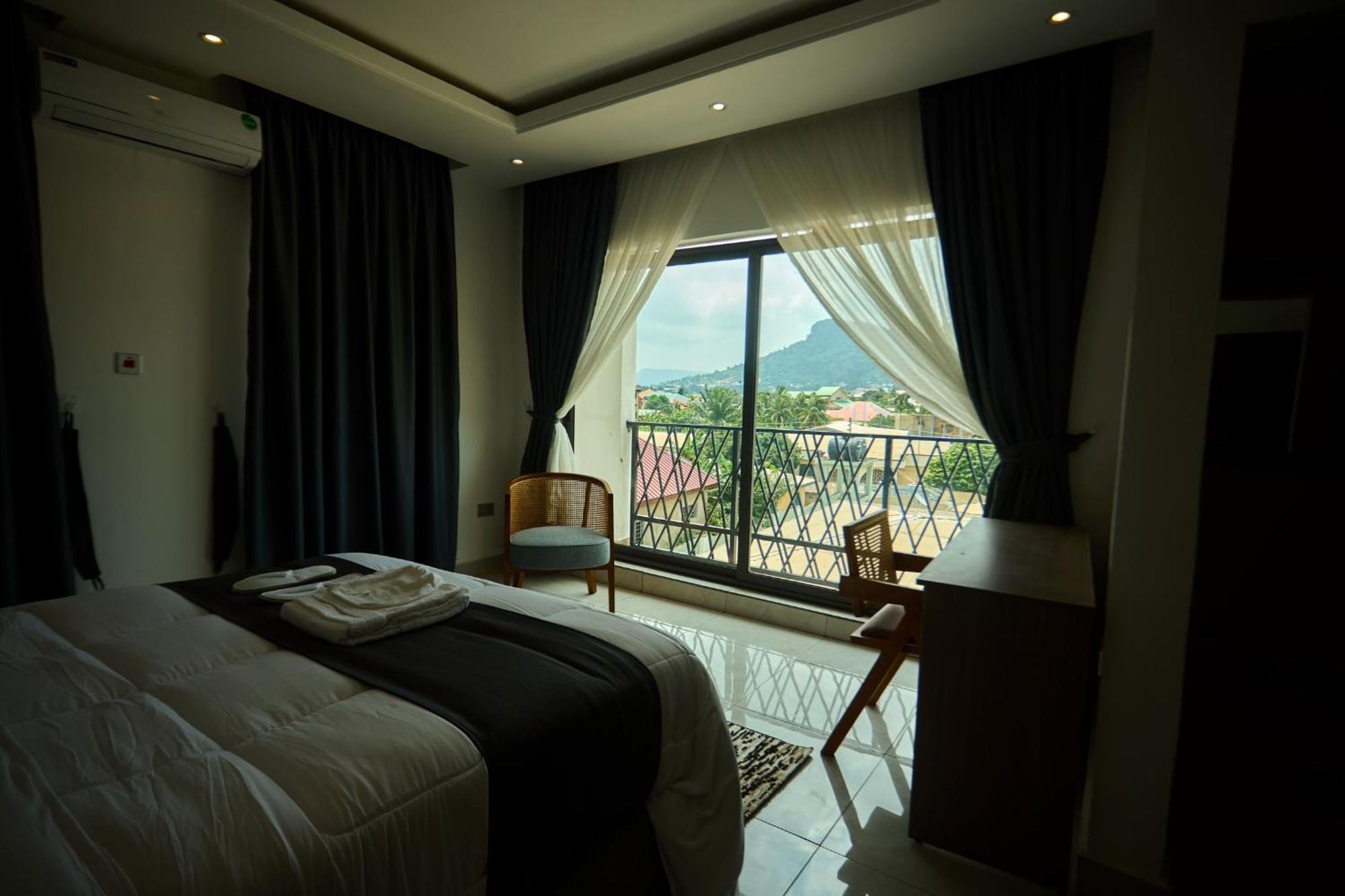 Aiden Homes And Apartments Hotel Koforidua Extérieur photo