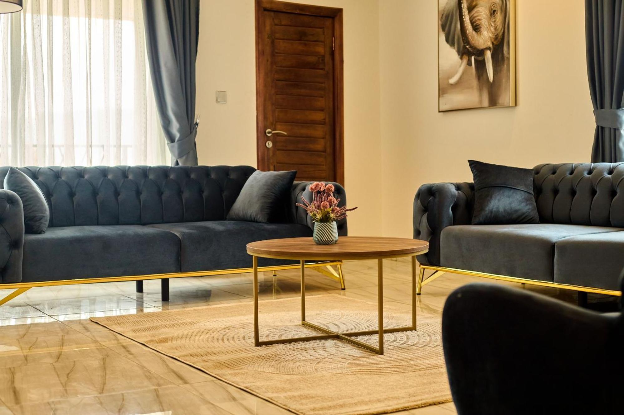 Aiden Homes And Apartments Hotel Koforidua Extérieur photo