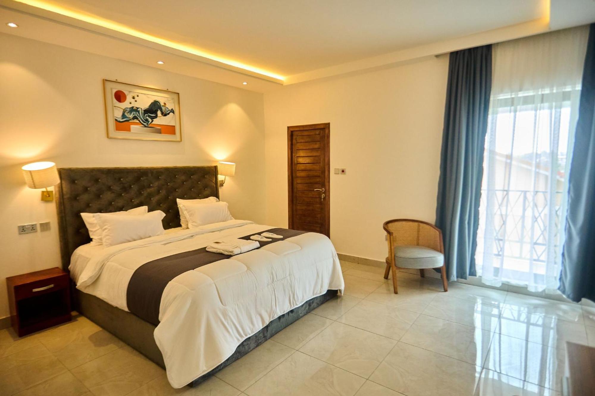 Aiden Homes And Apartments Hotel Koforidua Extérieur photo