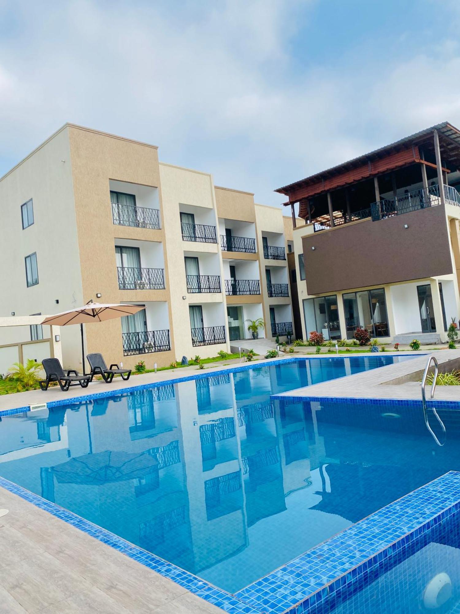Aiden Homes And Apartments Hotel Koforidua Extérieur photo
