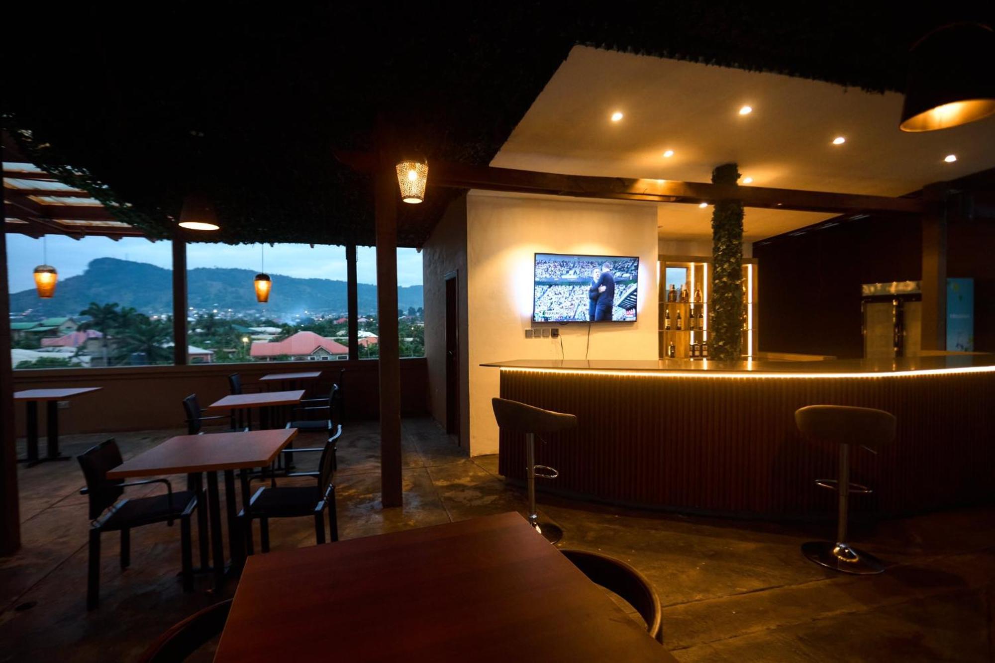 Aiden Homes And Apartments Hotel Koforidua Extérieur photo