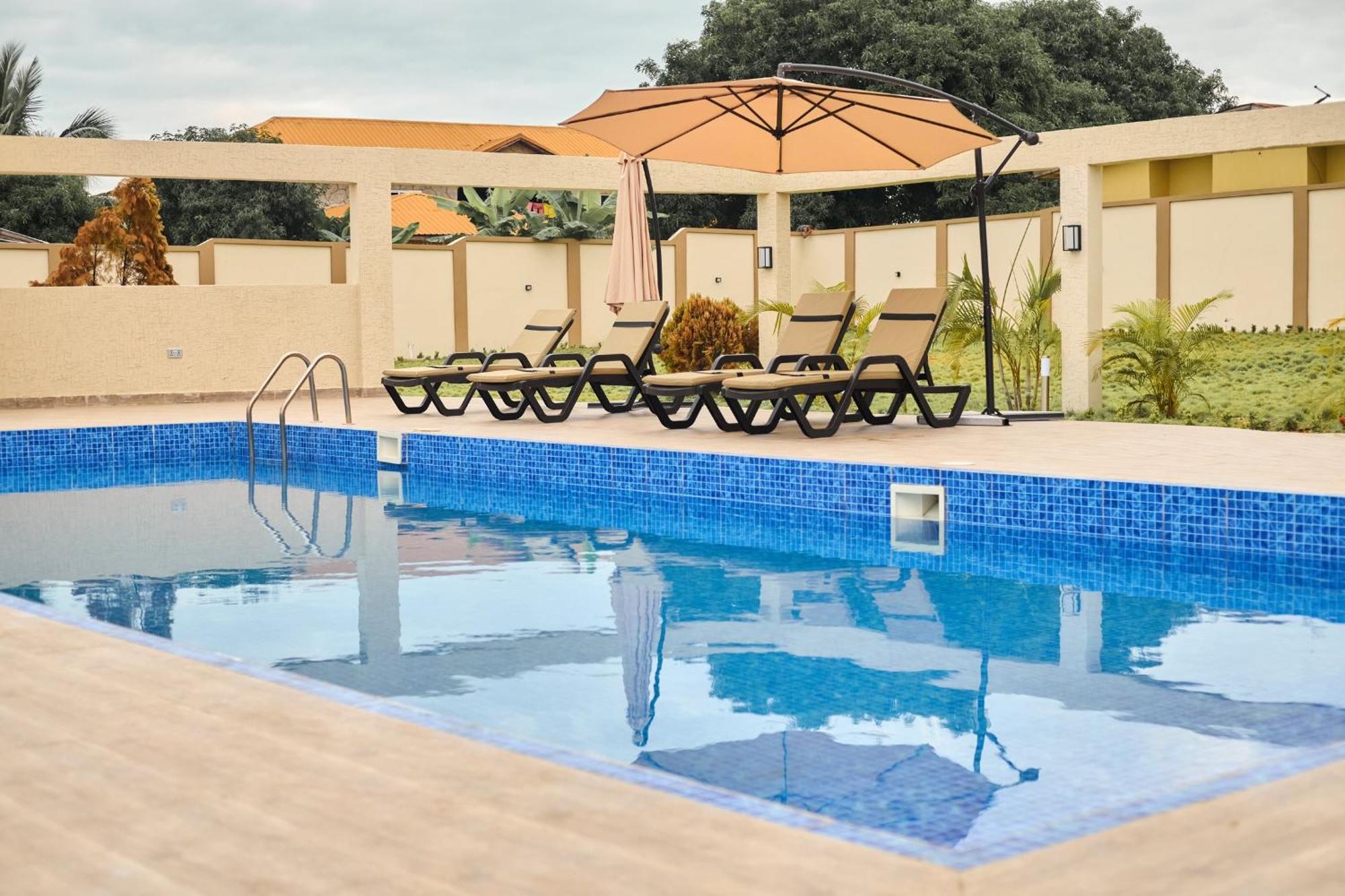 Aiden Homes And Apartments Hotel Koforidua Extérieur photo