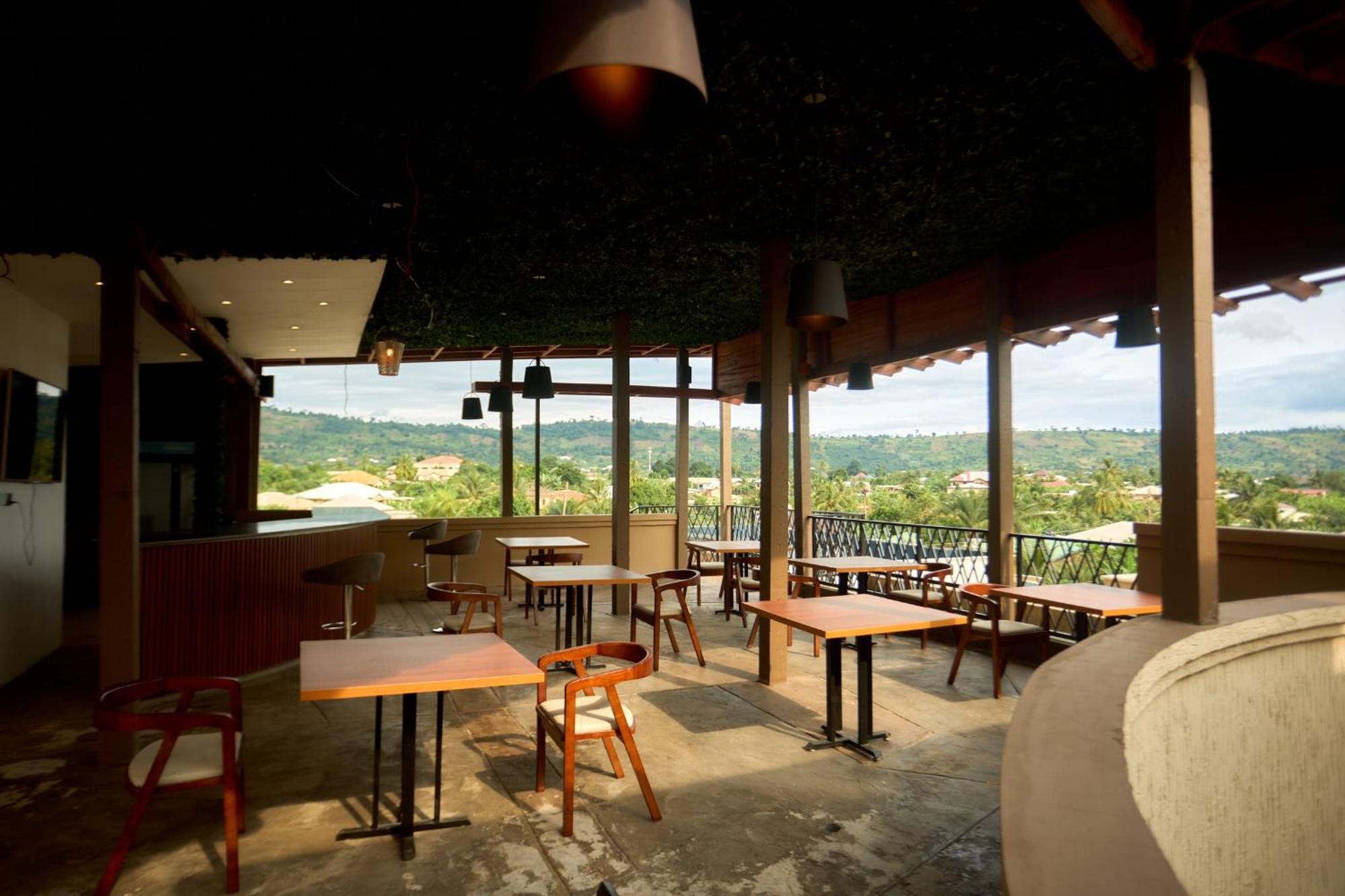 Aiden Homes And Apartments Hotel Koforidua Extérieur photo