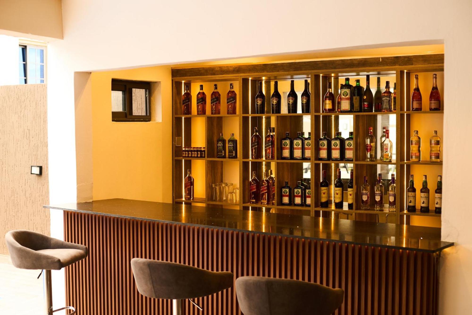 Aiden Homes And Apartments Hotel Koforidua Extérieur photo