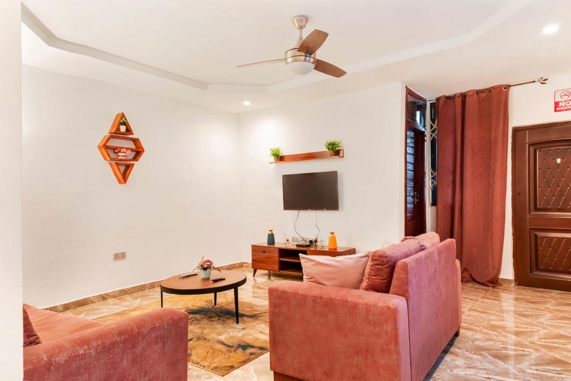 Aiden Homes And Apartments Hotel Koforidua Extérieur photo
