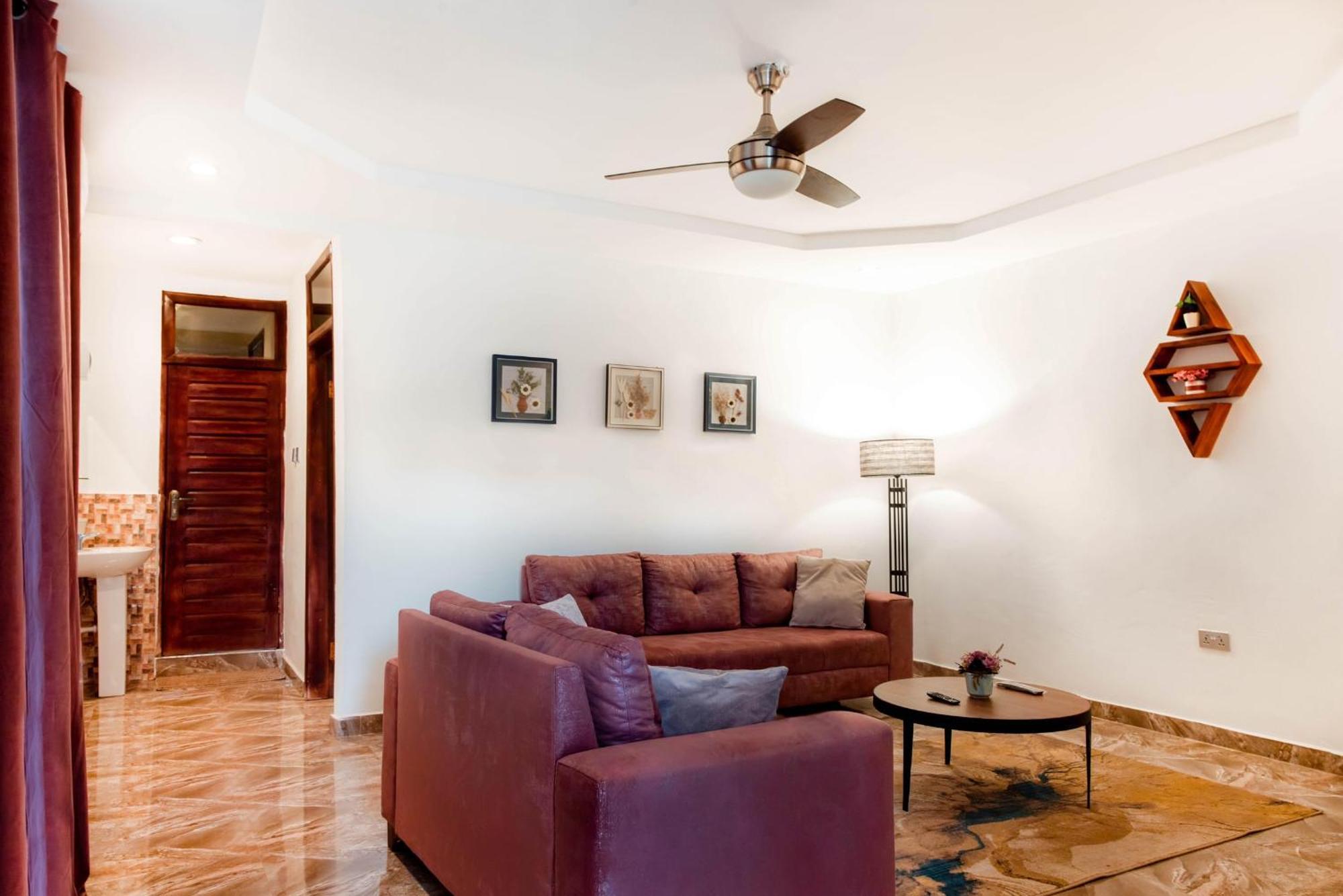 Aiden Homes And Apartments Hotel Koforidua Extérieur photo