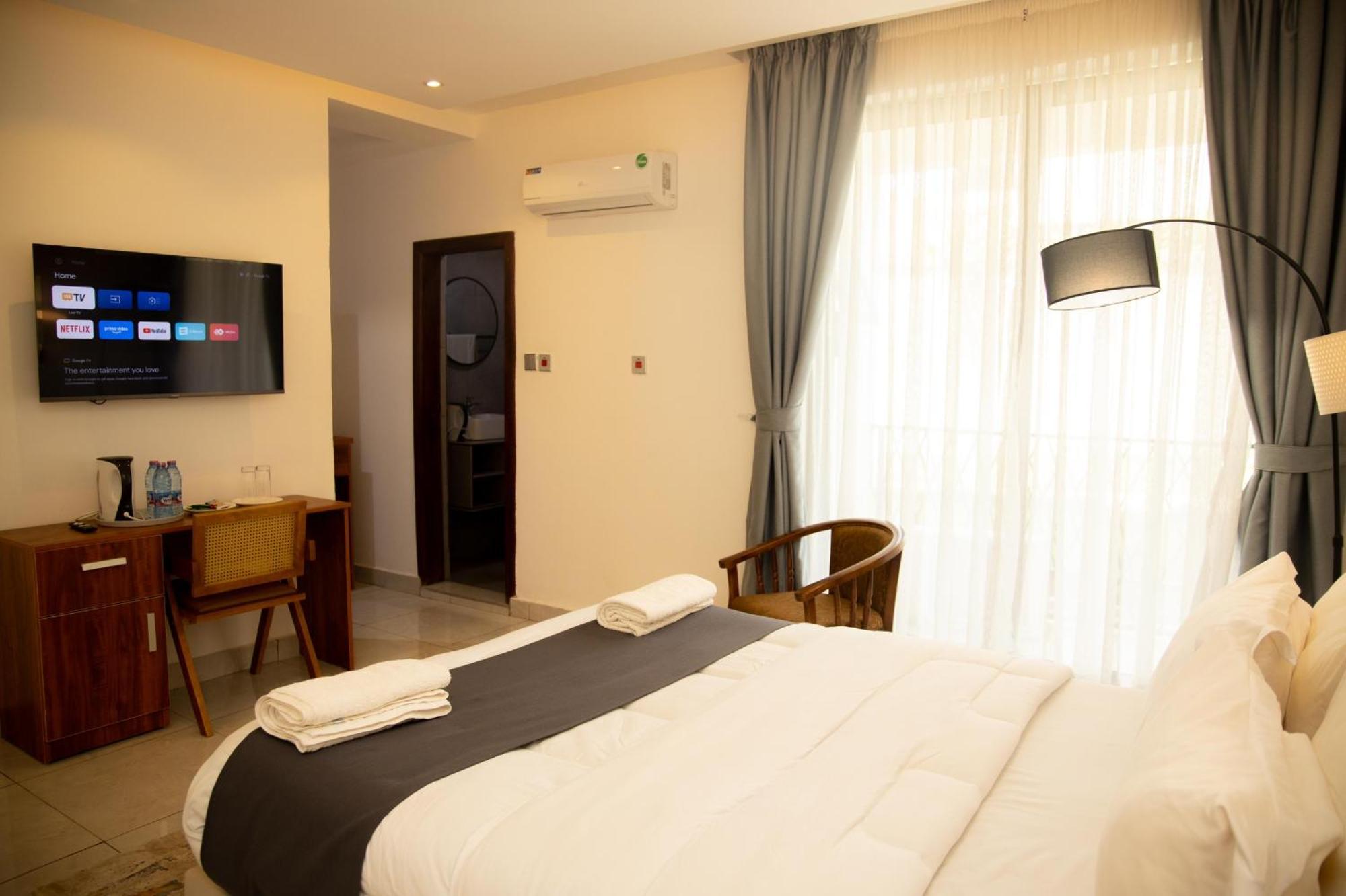 Aiden Homes And Apartments Hotel Koforidua Extérieur photo