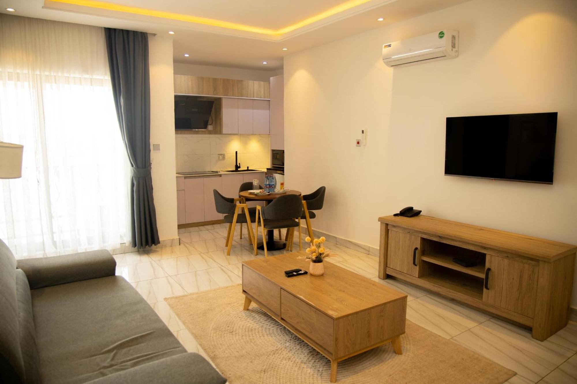Aiden Homes And Apartments Hotel Koforidua Extérieur photo