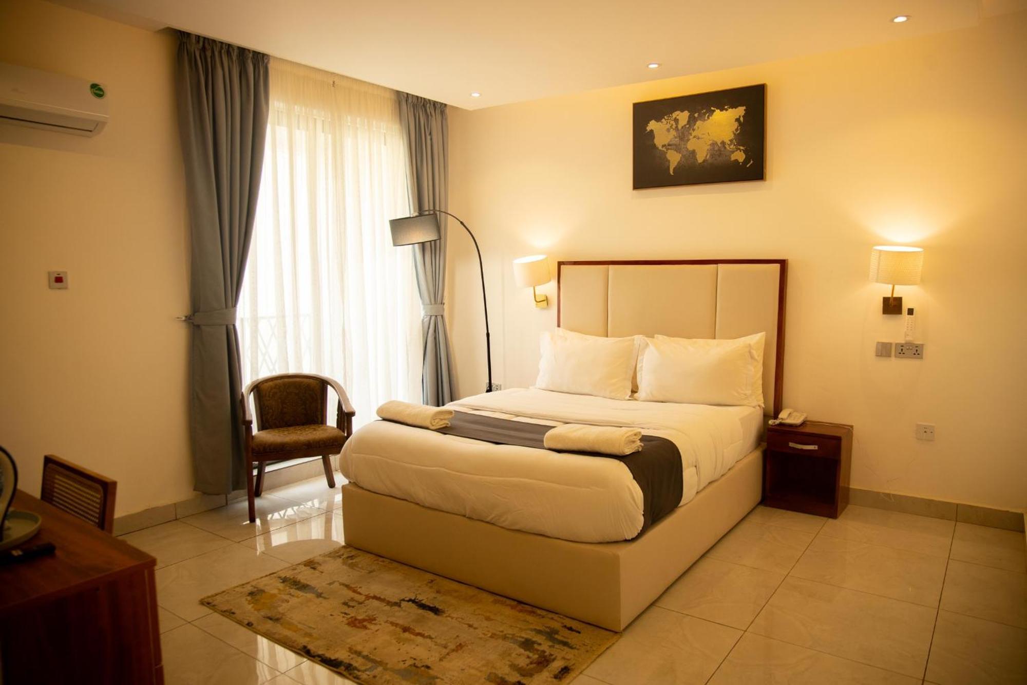 Aiden Homes And Apartments Hotel Koforidua Extérieur photo