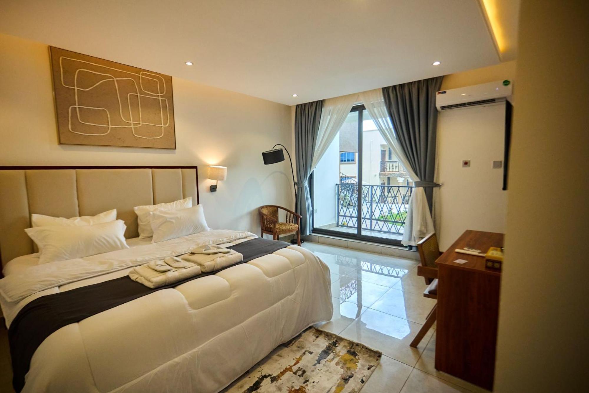 Aiden Homes And Apartments Hotel Koforidua Extérieur photo