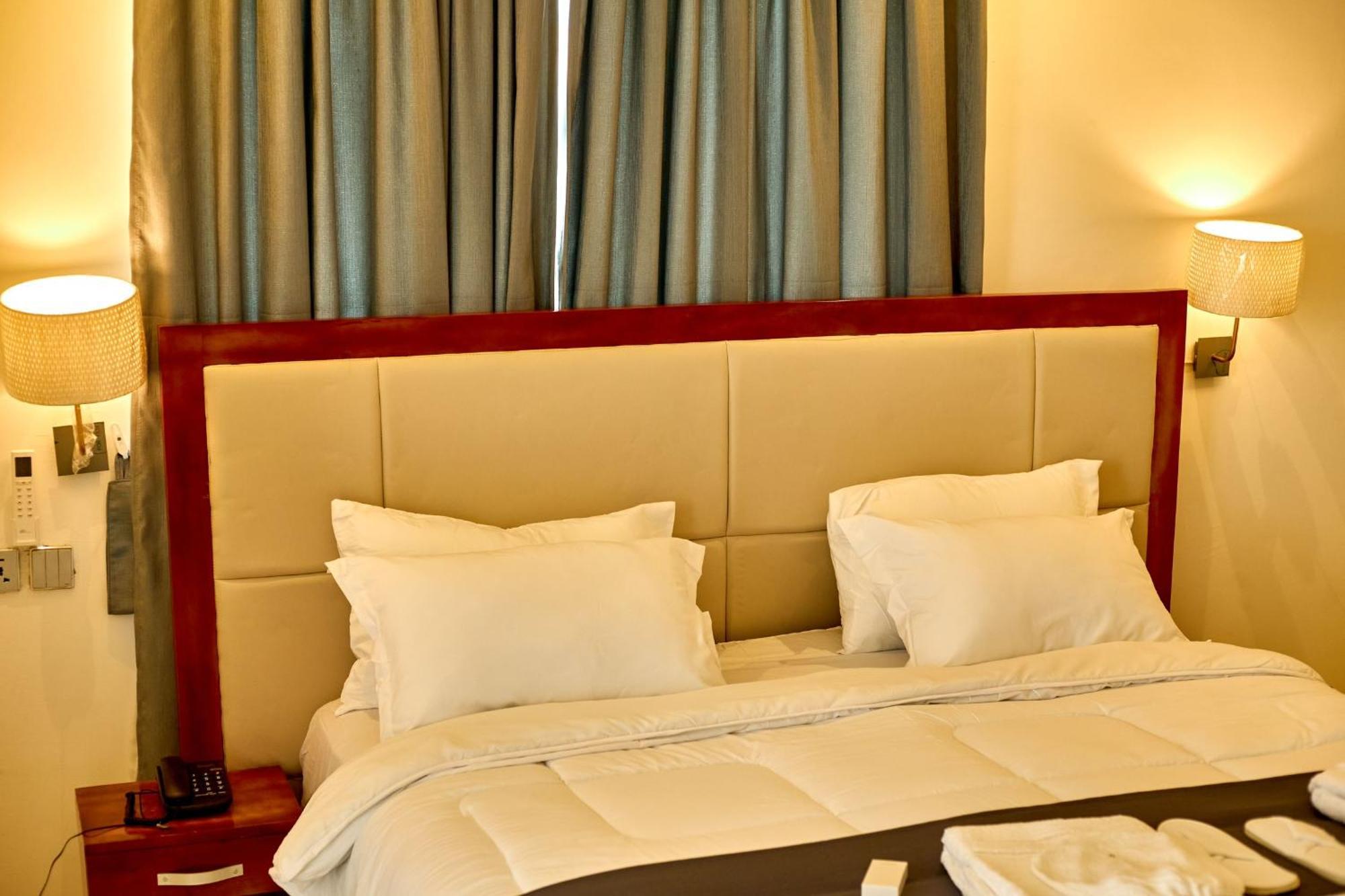 Aiden Homes And Apartments Hotel Koforidua Extérieur photo