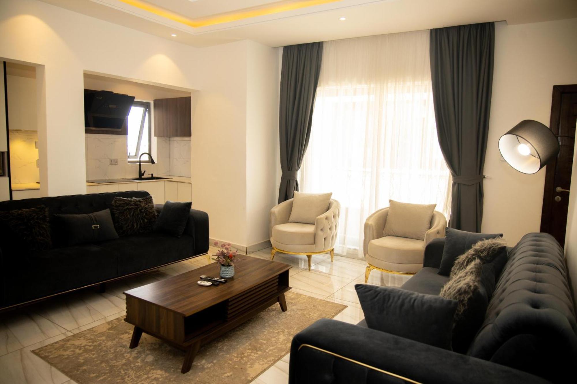 Aiden Homes And Apartments Hotel Koforidua Extérieur photo