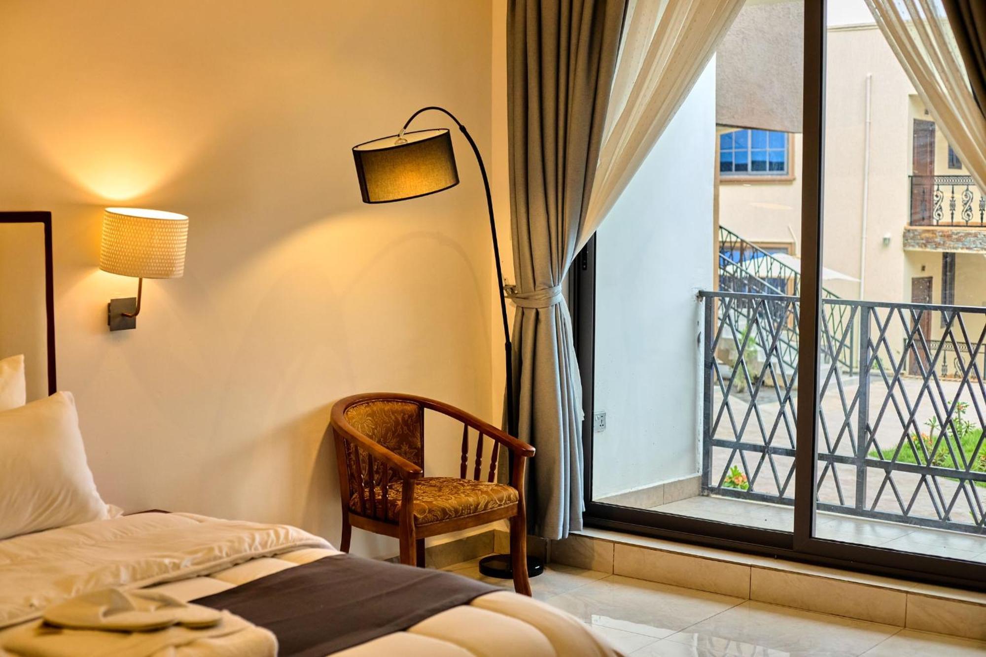 Aiden Homes And Apartments Hotel Koforidua Extérieur photo