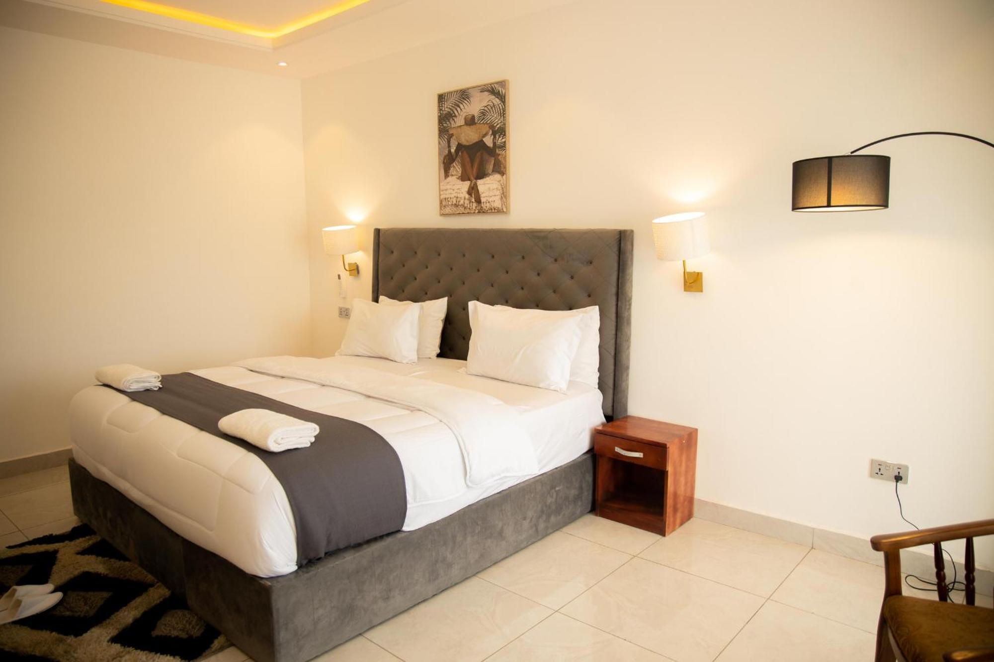 Aiden Homes And Apartments Hotel Koforidua Extérieur photo